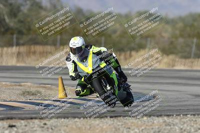 media/Dec-01-2025-Moto Forza (Mon) [[2daa91e15f]]/2-Intermediate Group/Session 3 (Turn 3)/